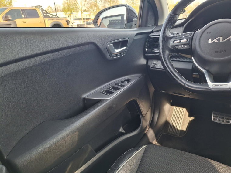 Vehicle Image 17