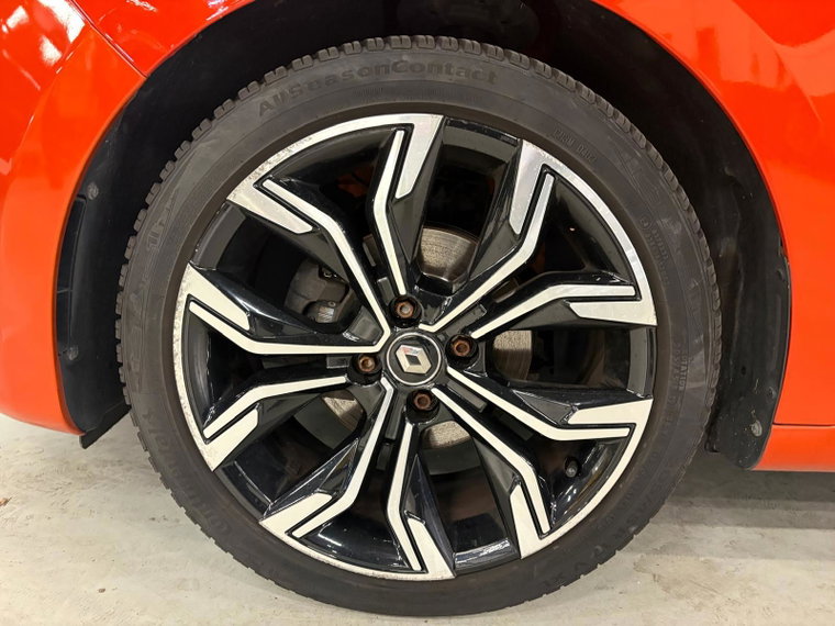 Vehicle Image 25