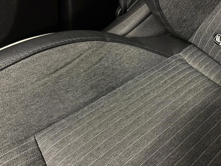 Vehicle Image 26