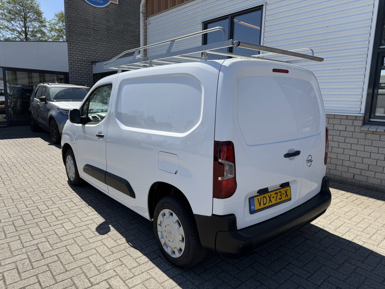 Vehicle Image 42