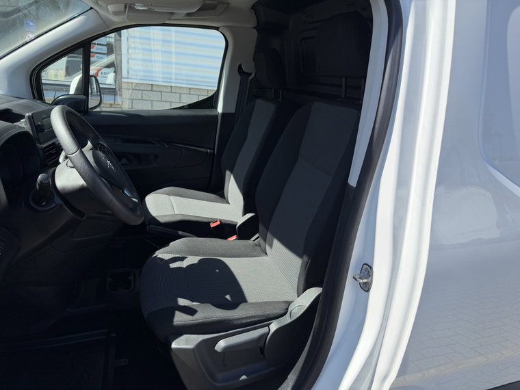 Vehicle Image 50