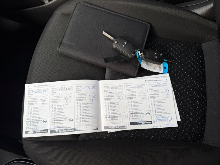 Vehicle Image 35