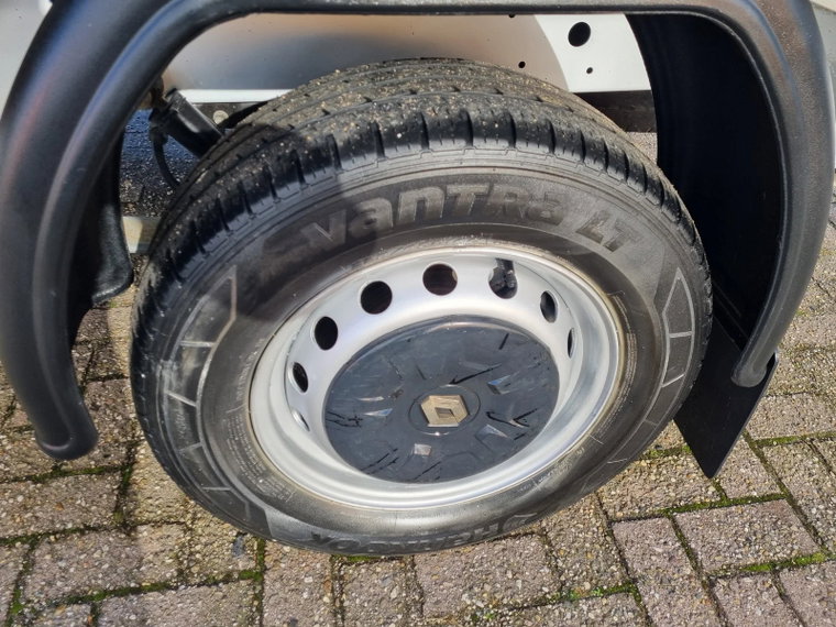 Vehicle Image 22