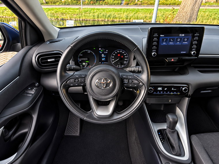 Vehicle Image 9