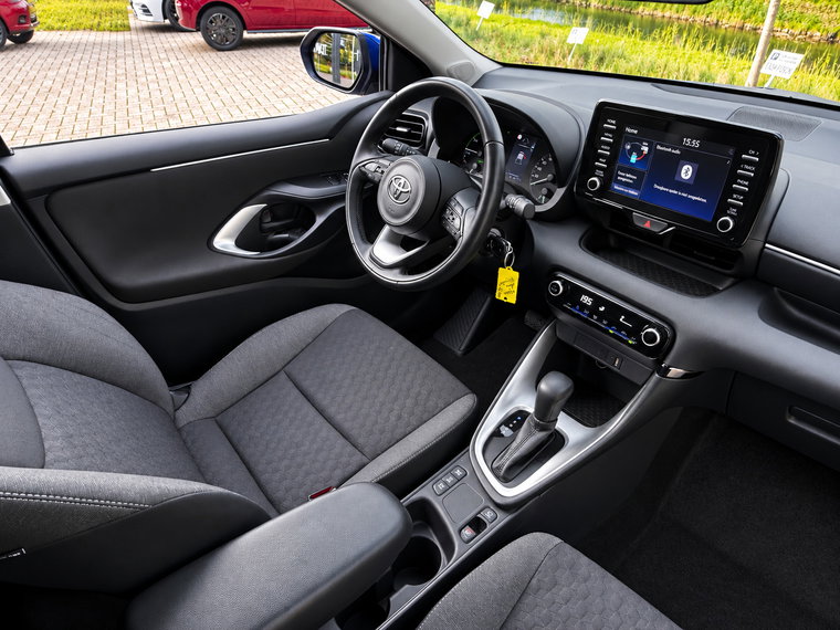 Vehicle Image 10