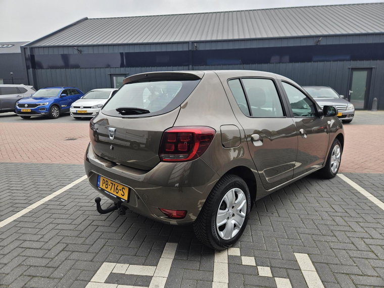 Vehicle Image 8