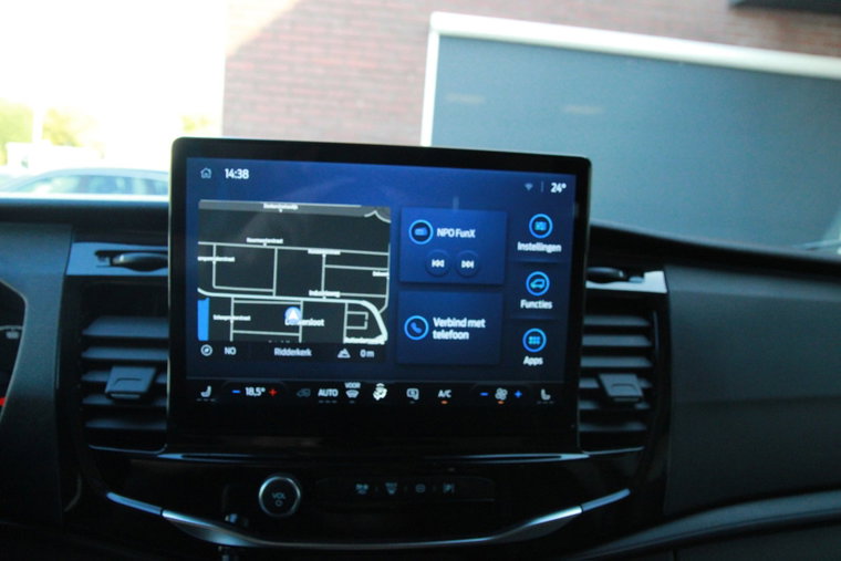 Vehicle Image 14
