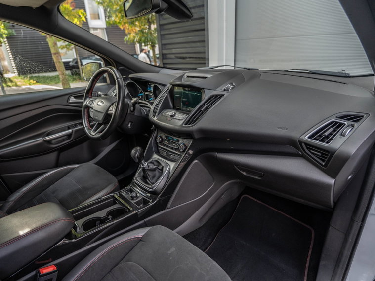 Vehicle Image 16