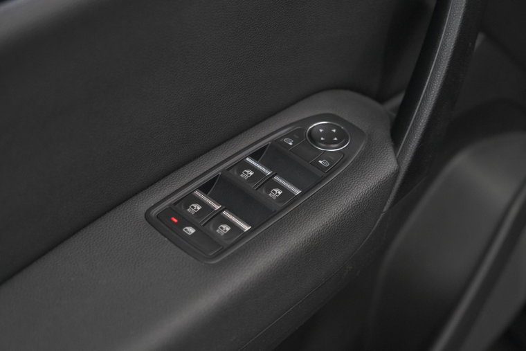 Vehicle Image 27