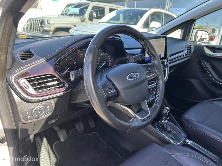Vehicle Image 15