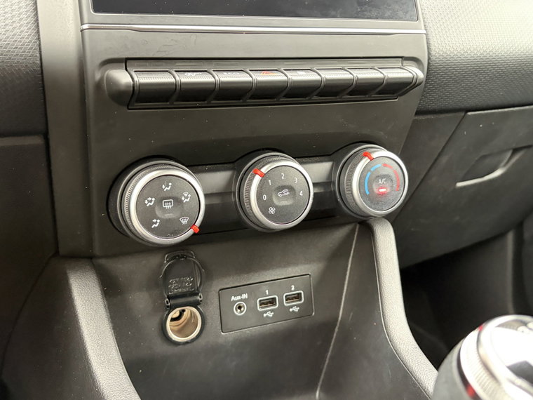 Vehicle Image 32