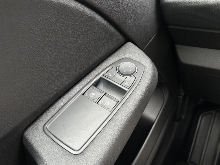 Vehicle Image 43