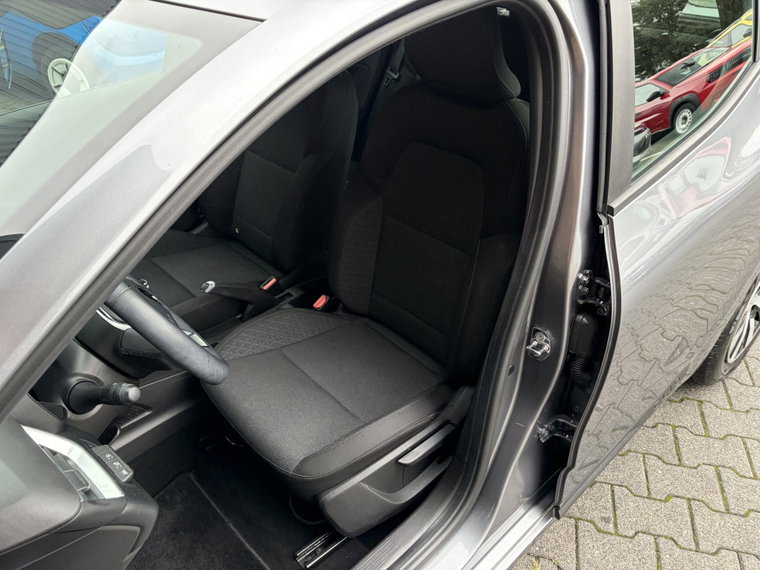 Vehicle Image 45