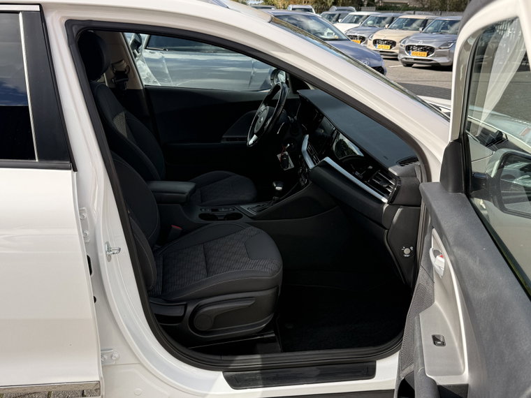 Vehicle Image 35