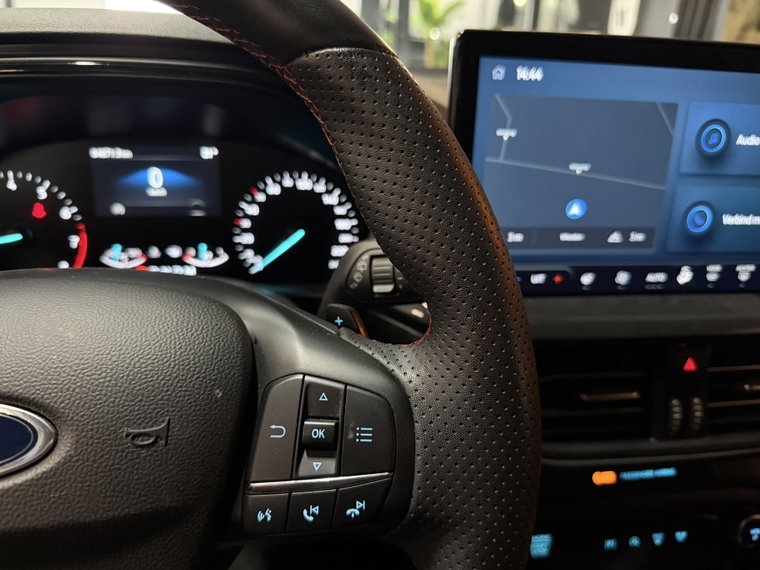 Vehicle Image 23