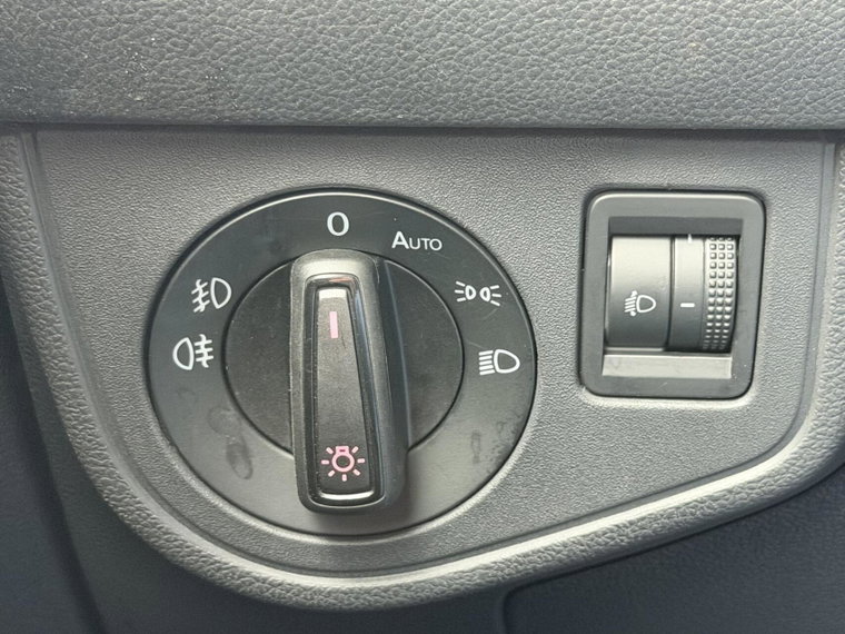 Vehicle Image 28