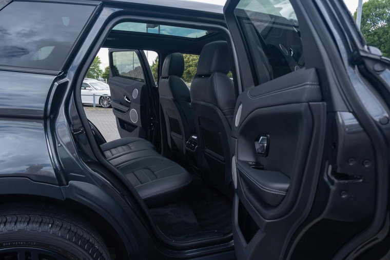 Vehicle Image 38