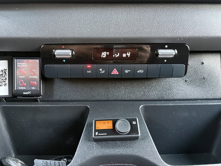 Vehicle Image 42