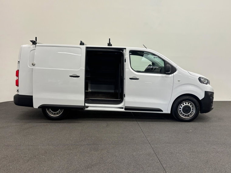 Vehicle Image 24