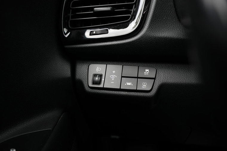 Vehicle Image 35