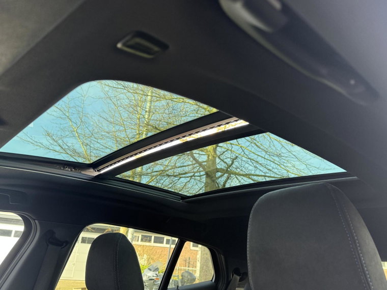 Vehicle Image 26
