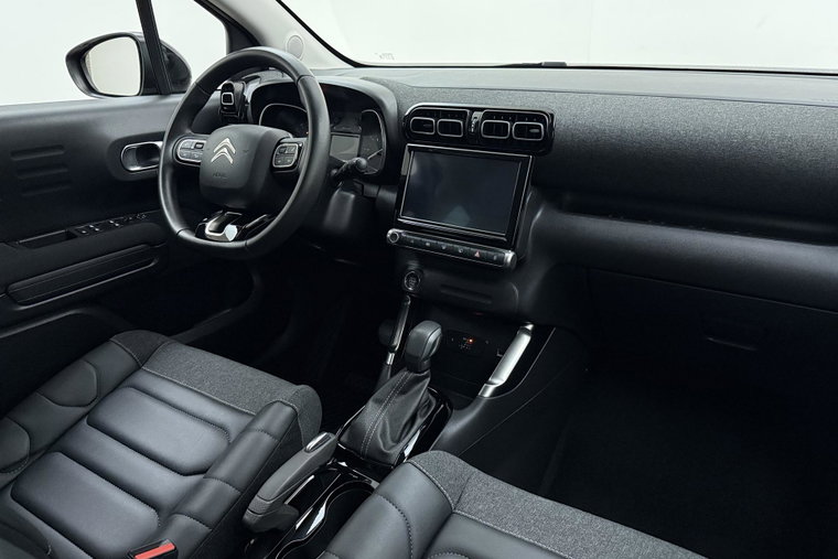 Vehicle Image 18