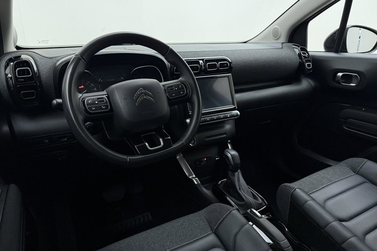 Vehicle Image 19