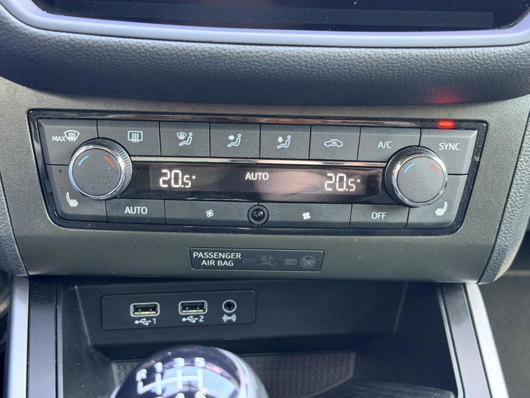 Vehicle Image 29