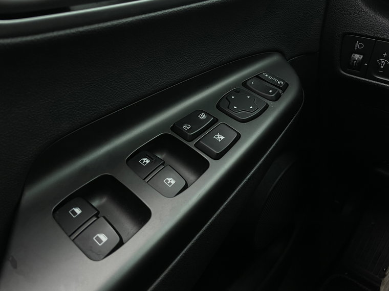Vehicle Image 28