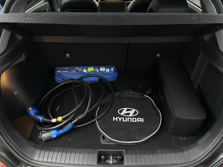 Vehicle Image 32