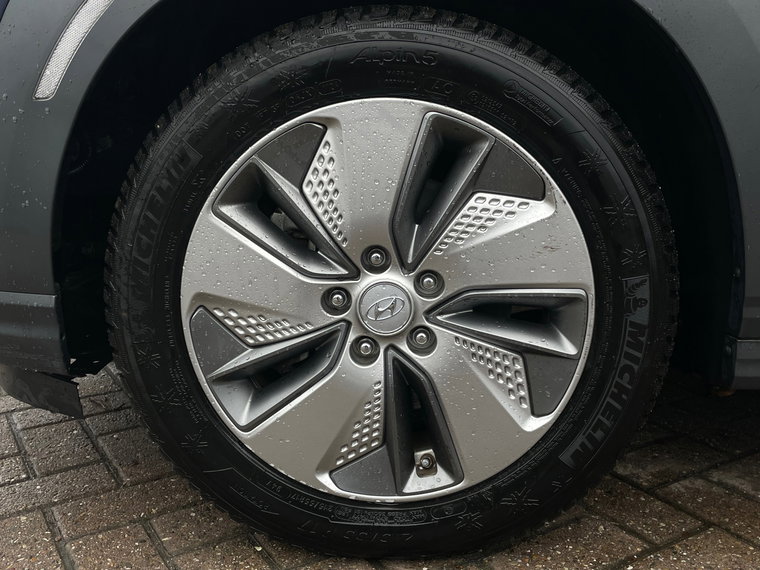 Vehicle Image 33