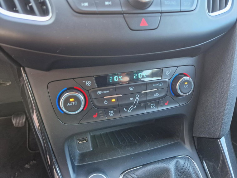 Vehicle Image 24