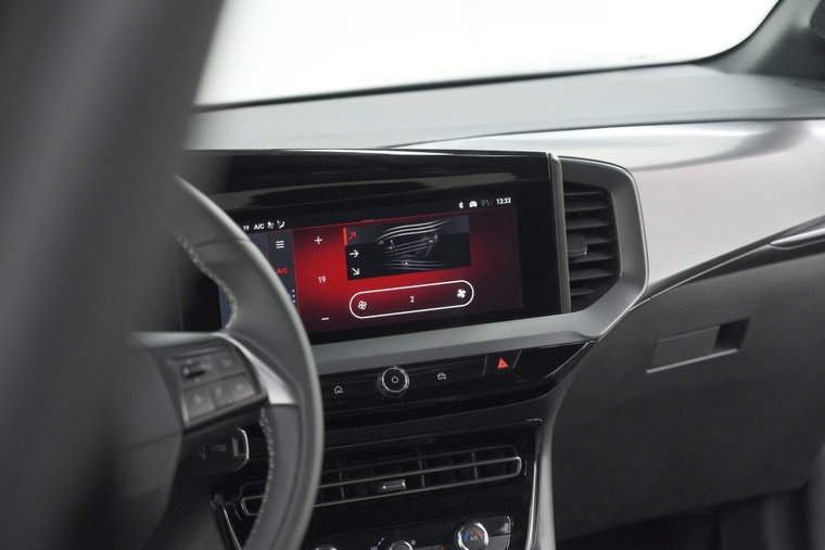 Vehicle Image 38
