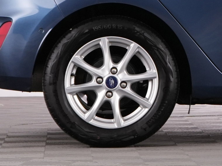 Vehicle Image 39
