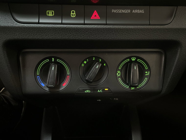 Vehicle Image 26