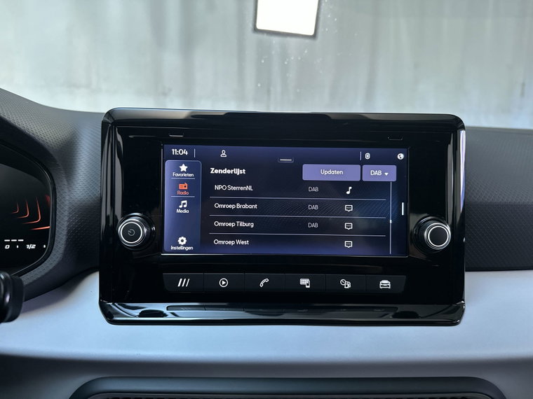 Vehicle Image 11