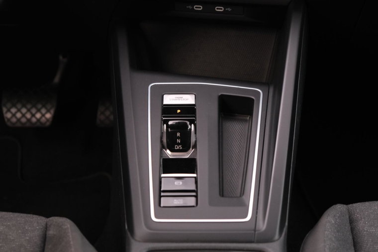Vehicle Image 37