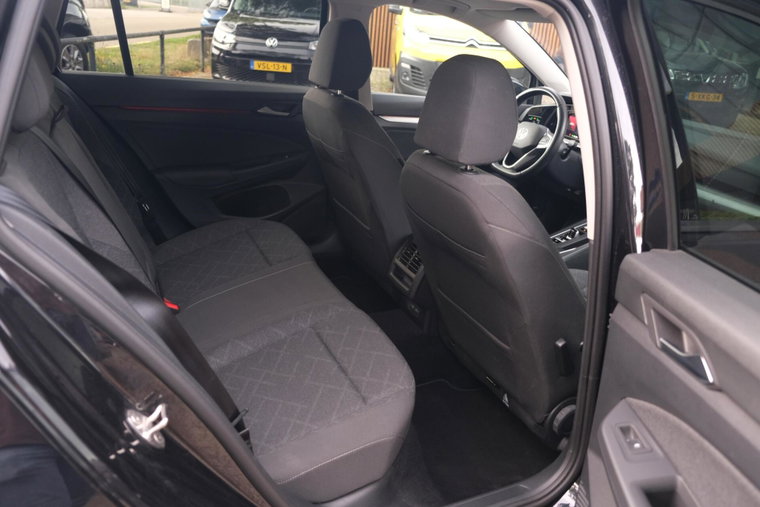 Vehicle Image 38