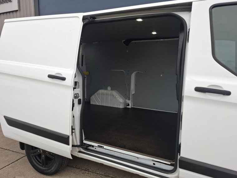 Vehicle Image 18