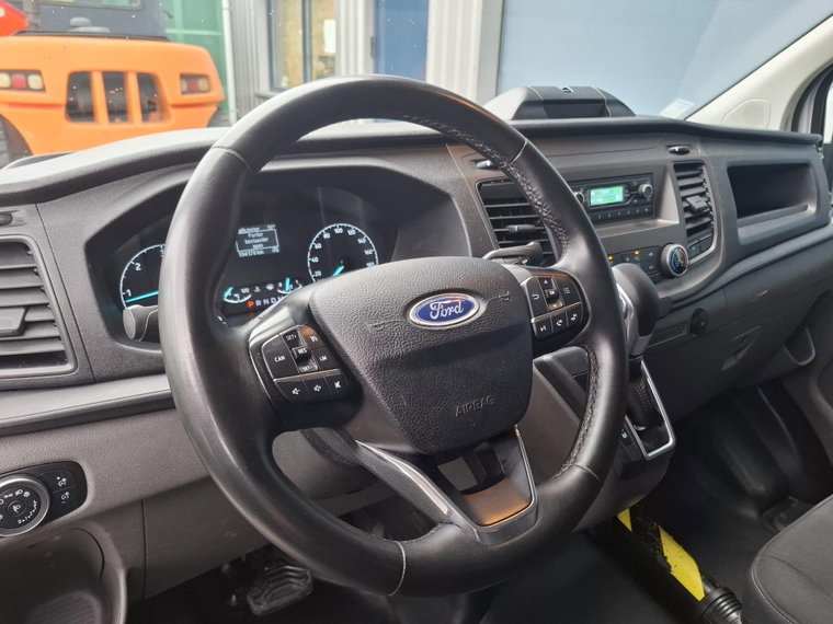 Vehicle Image 25