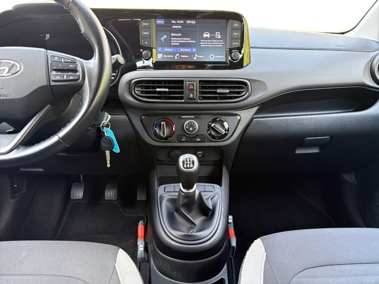 Vehicle Image 12