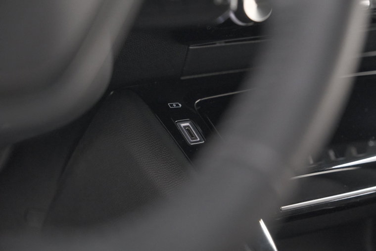Vehicle Image 38