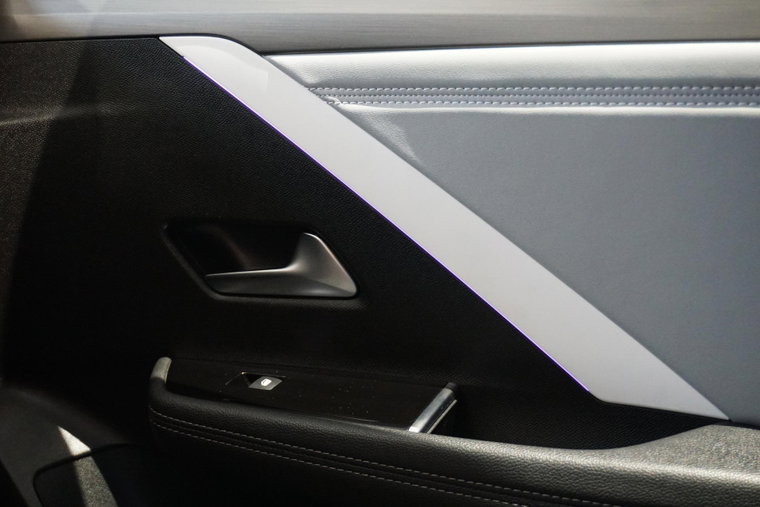 Vehicle Image 36