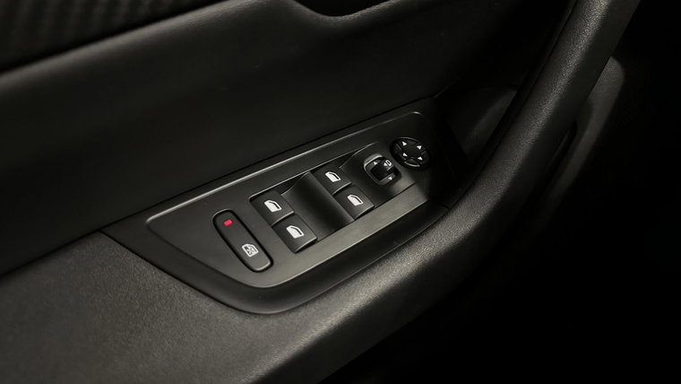 Vehicle Image 24