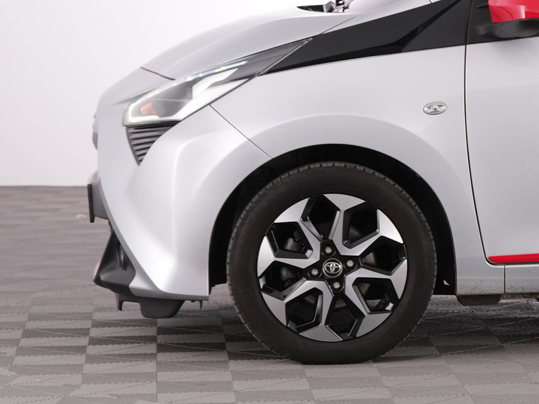 Vehicle Image 10