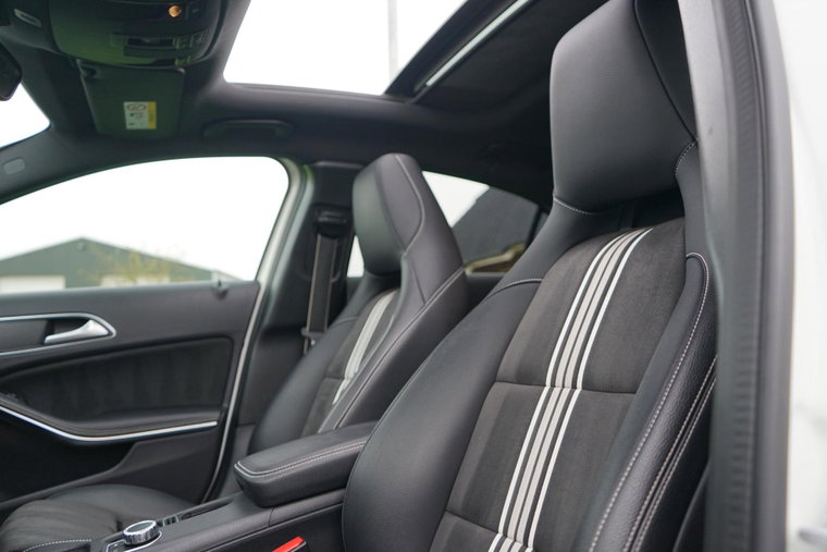 Vehicle Image 23