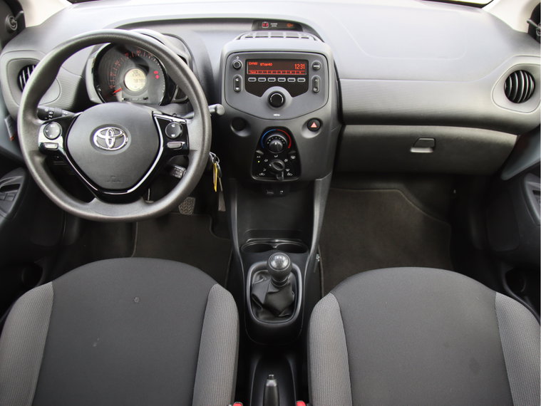 Vehicle Image 13