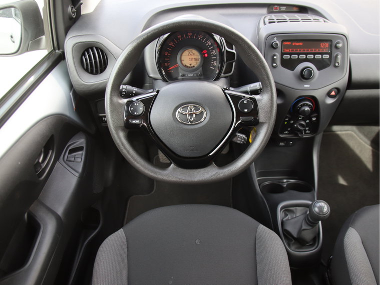 Vehicle Image 14