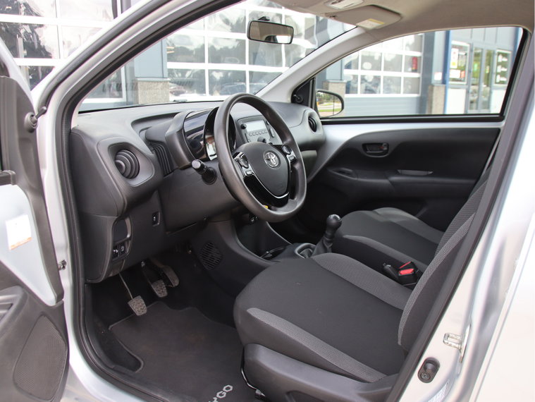 Vehicle Image 8
