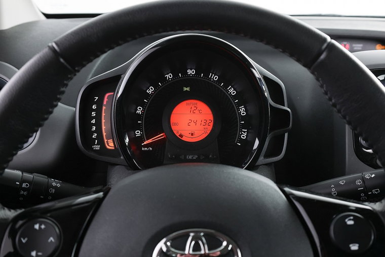 Vehicle Image 18